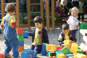 Die Kinder entwickeln ein Wir-Gefühl Die Kinder entwickeln ein Wir-Gefühl